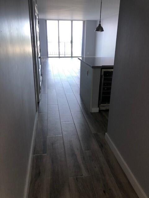 Building Photo - 1609 N Riverside Dr