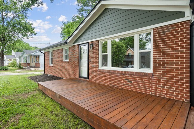 Building Photo - Beautiful home just north of downtown Columbia. Located on a quiet street. 3 Bed 1 Bath. Availabl...