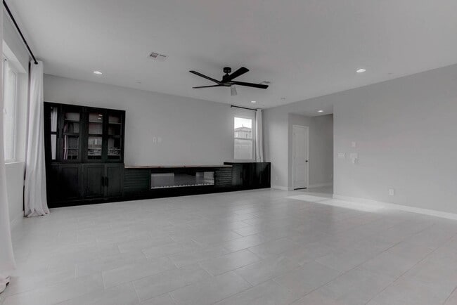 Building Photo - Stylish 3-Bed Home with Loft & EV Charger in Skye Canyon