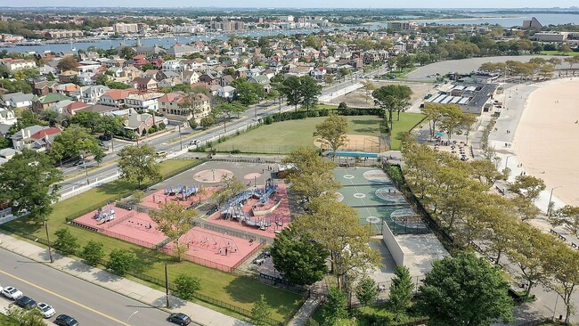 Building Photo - 15 West End Ave