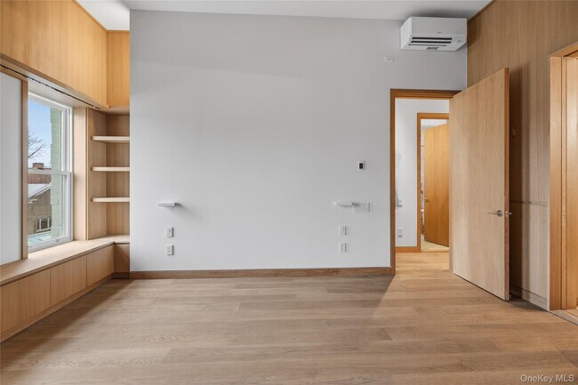 Building Photo - 316 Wall St