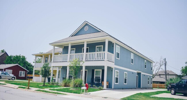 Building Photo - 804 Fairview Ave
