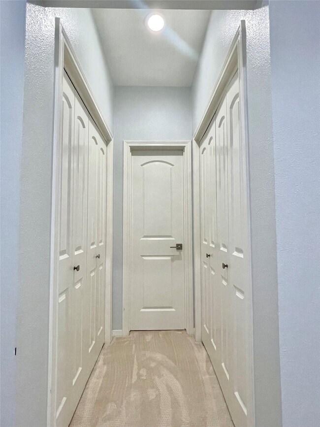 Building Photo - 6000 Sugar Hill Dr