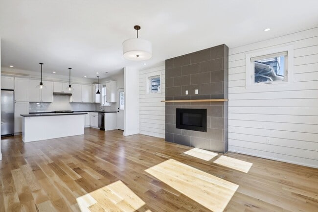 Building Photo - DESIRABLE CRESTON-KENILWORTH / CORNER LOT, LUXURY 4 BEDROOM, TWO EN-SUITES W/FULL BATHS