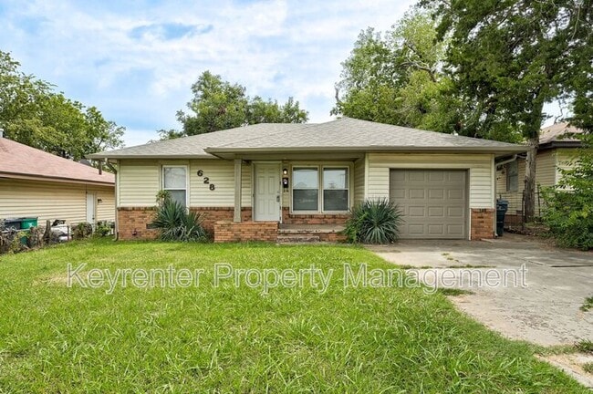 Primary Photo - 628 E Hill St