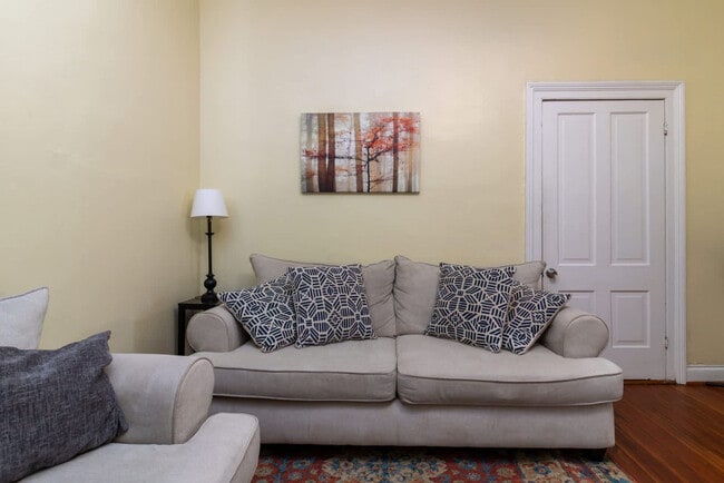 Building Photo - 737 3rd Ave