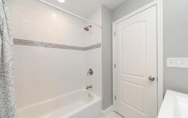 Building Photo - 41 N Linwood Ave