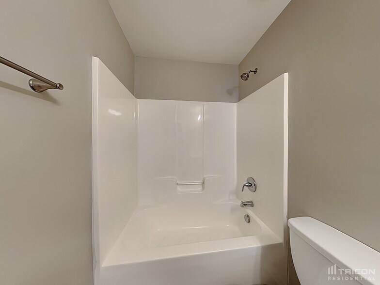 Building Photo - 6235 Leslie Drive