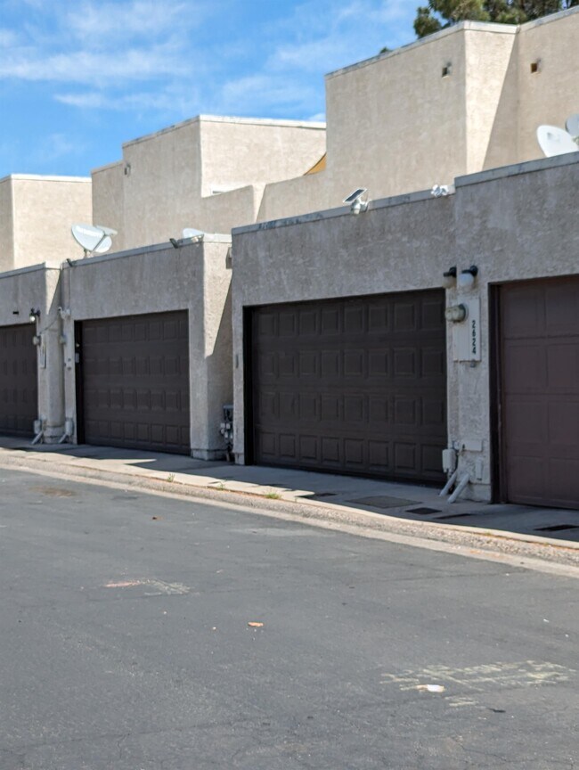 Building Photo - 2685 Ruthe Duarte Ave