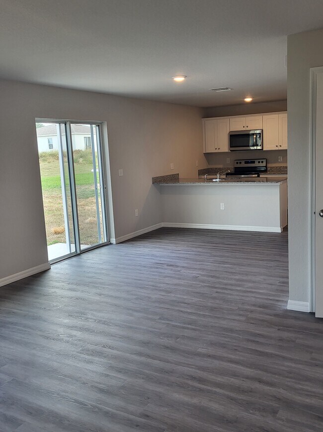 Building Photo - 1724 High Ridge Dr