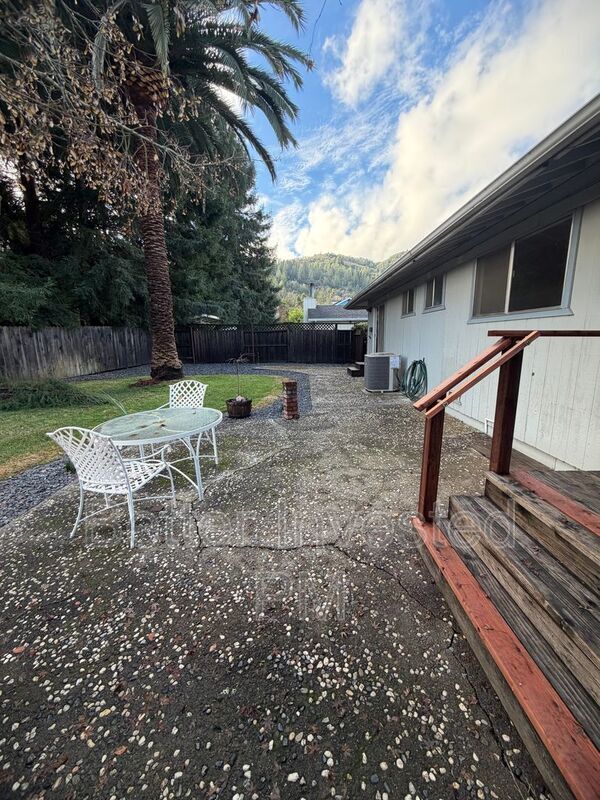 Building Photo - 1215 Marwen Dr