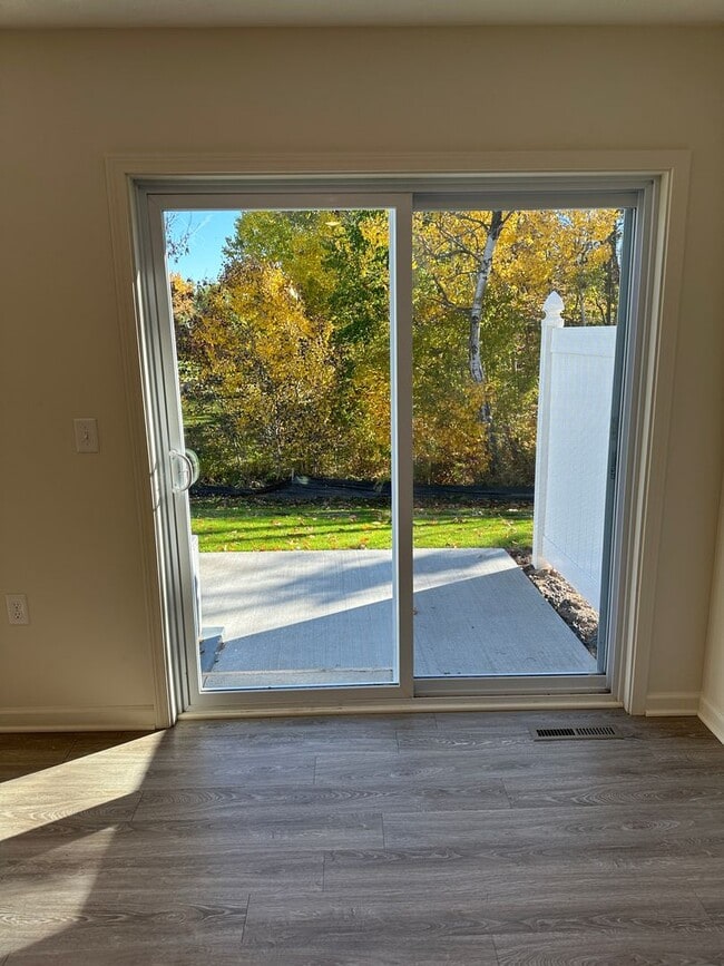 Building Photo - 1512 Red Fern Dr