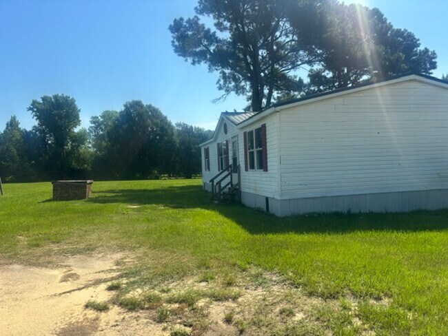 Building Photo - 8967 Roseboro Hwy
