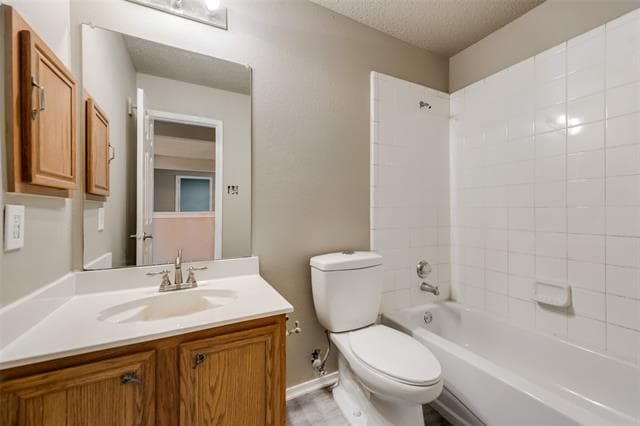 Building Photo - 1809 Lake Whitney Ln