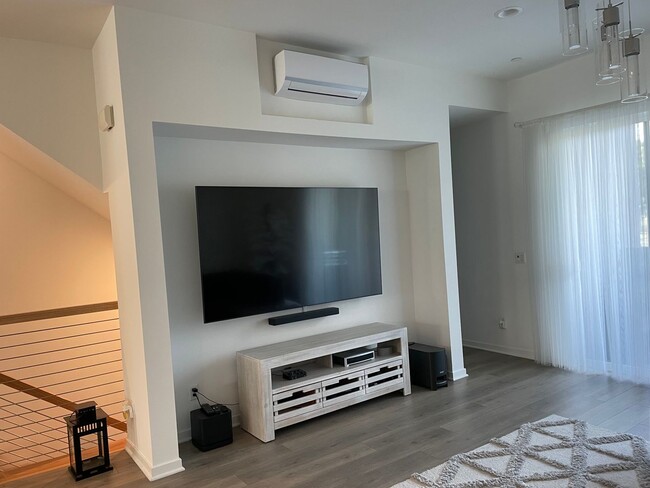 Building Photo - New Construction Town Home in Brea