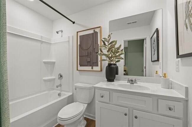 Building Photo - 465 Madison Lakeview Dr