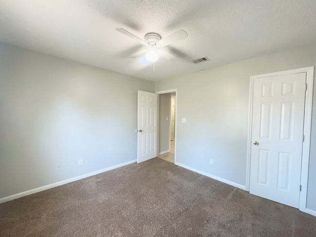 Building Photo - 305 Barfield St