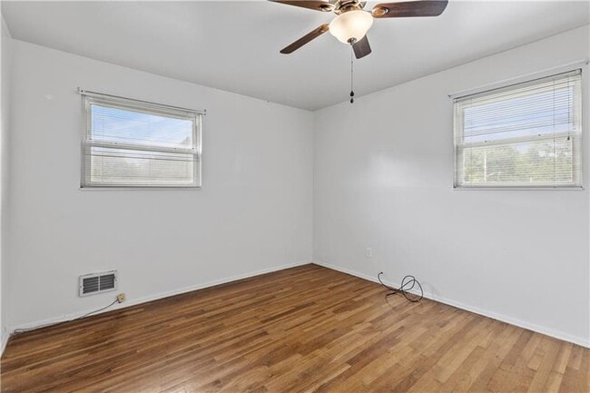 Building Photo - 117 Alpine Village Dr