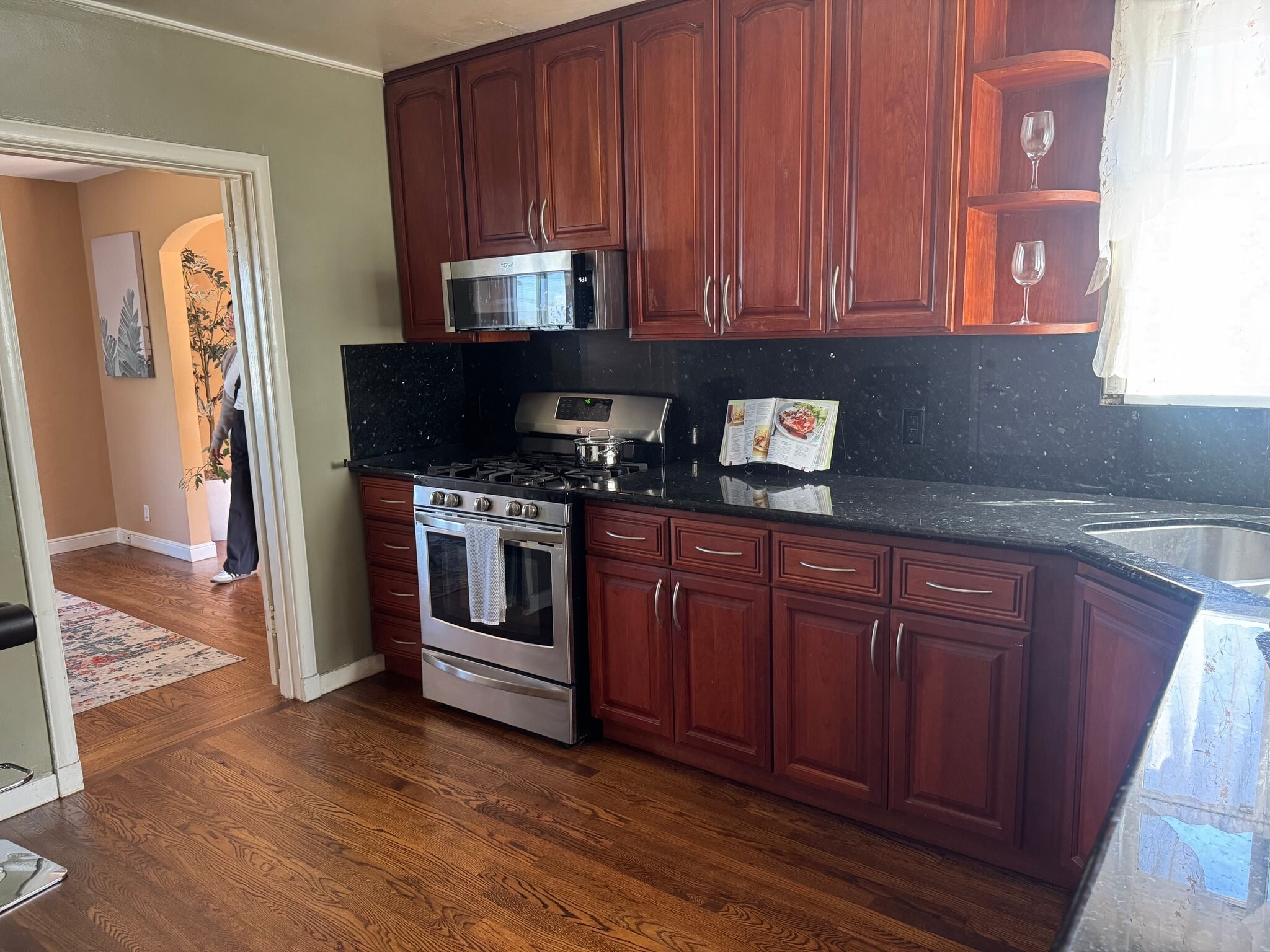 Building Photo - 601 Linden Ave