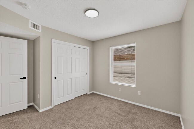 Building Photo - 5748 Pinon Flats Rd NW