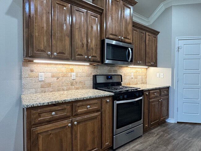 Building Photo - 3925 Old Omen Rd