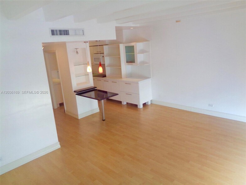 Building Photo - 1408 Brickell Bay Dr