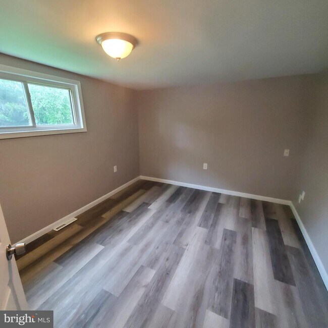 Building Photo - 12512 Stone Bridge Dr