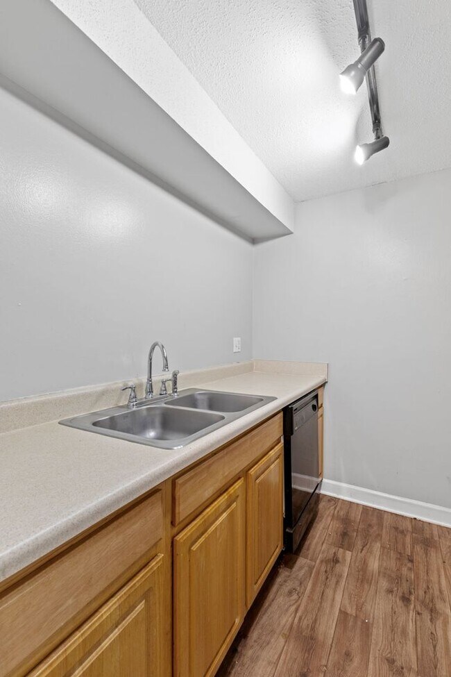 Building Photo - 3534 E Fall Creek Pkwy N Dr