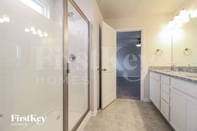 Building Photo - 712 Ridgemoor Trl
