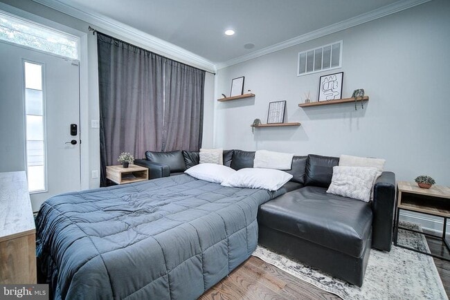 Building Photo - 1513 S Lambert St