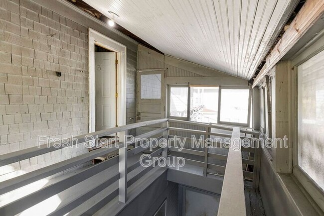 Building Photo - 1652 Peck St