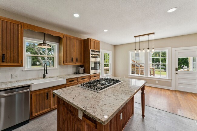 Building Photo - 3/2 Remodeled Home in Lampasas