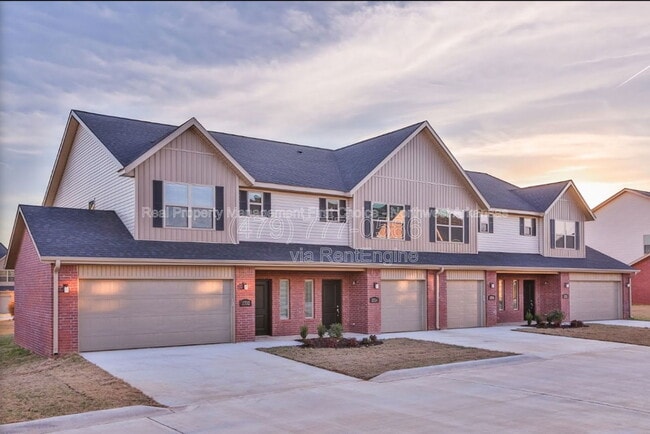 Building Photo - 2750 W Kilimanjaro Way