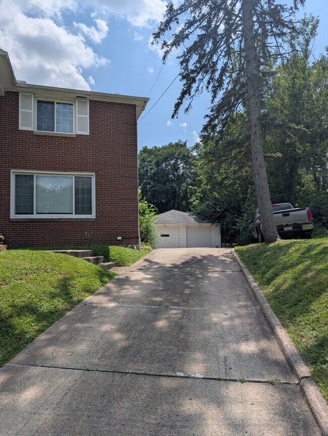 Building Photo - 8983 Highland Dr