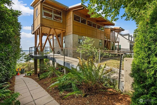 Building Photo - Breathtaking 1-Bed ADU Retreat with Spacious Living in Bellingham's Heart
