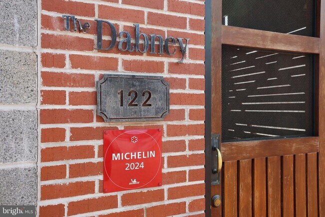 Building Photo - 914 N St NW