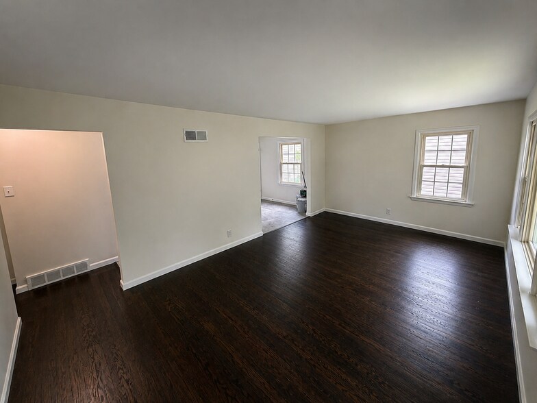 Building Photo - 8649 Kathlyn Dr