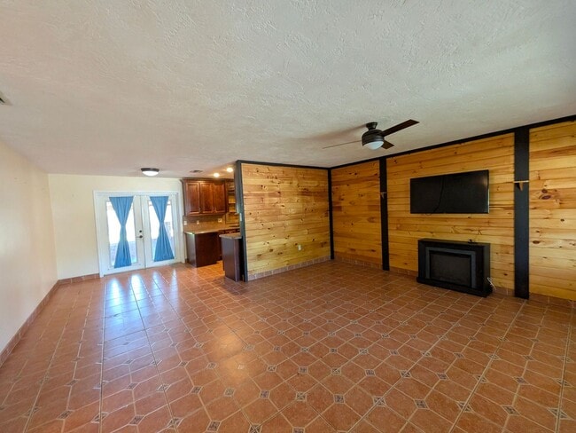 Building Photo - Lovely large 2/2/1 in Beverly HIlls