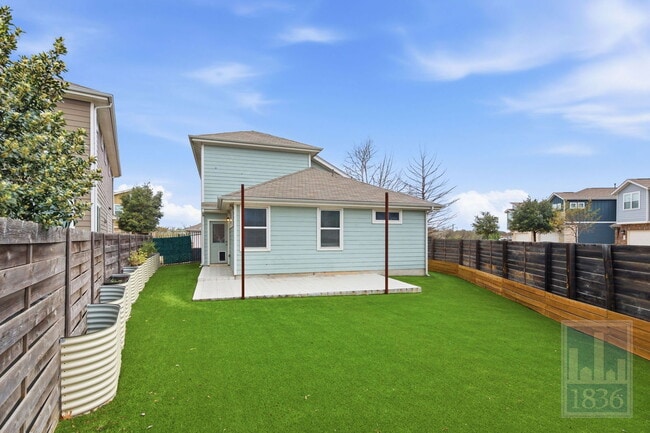 Building Photo - 5901 Rubicon Run