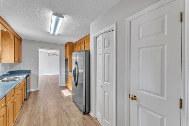 Building Photo - 3BR / 2BA Off-Grid Luxury Living with Large Fenced Lot and Solar Power $2297/mo rent