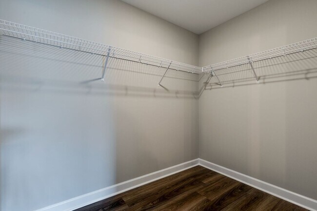 Building Photo - 4 Bedroom Dog Friendly Home For Rent Near Guthrie!