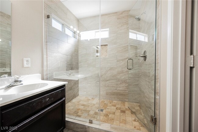 Building Photo - 138 Cam Capri