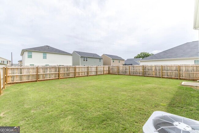 Building Photo - 105 Flat Rock Ml Trl