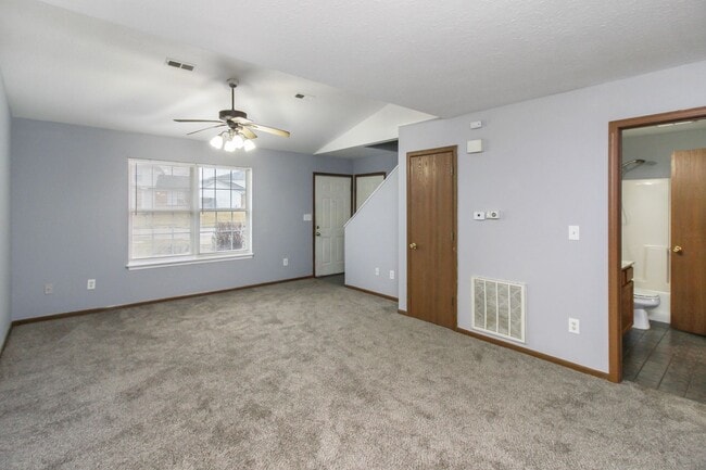 Building Photo - 108-110 Elk Dr