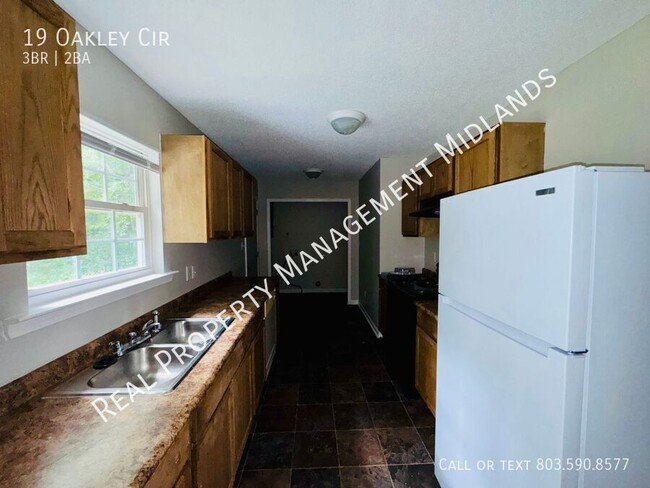 Building Photo - 19 Oakley Cir