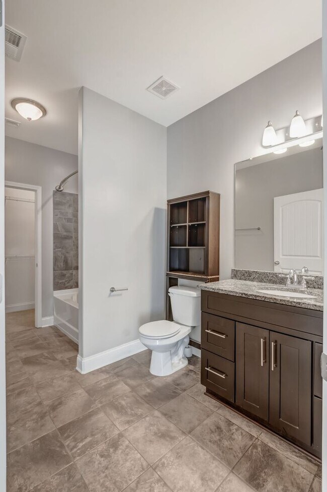 Building Photo - Harpeth Park Townhome in Bellevue