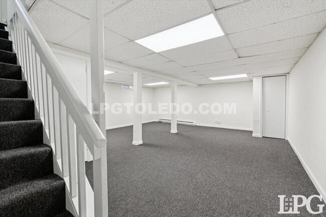Building Photo - 4336 Deerwood Ln