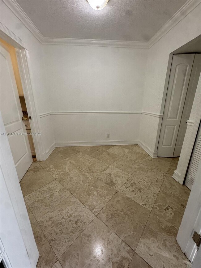 Building Photo - 1407 NE 56th St