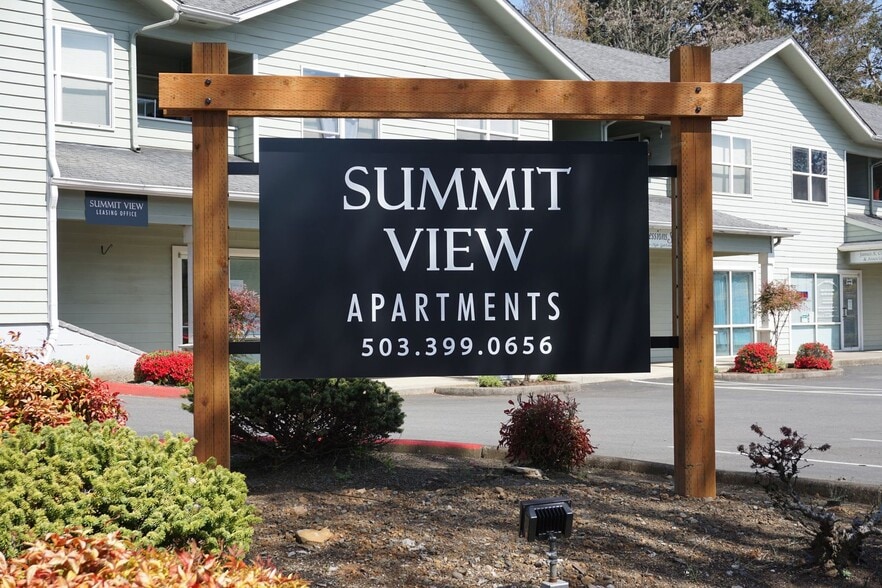 Interior Photo - Summit View