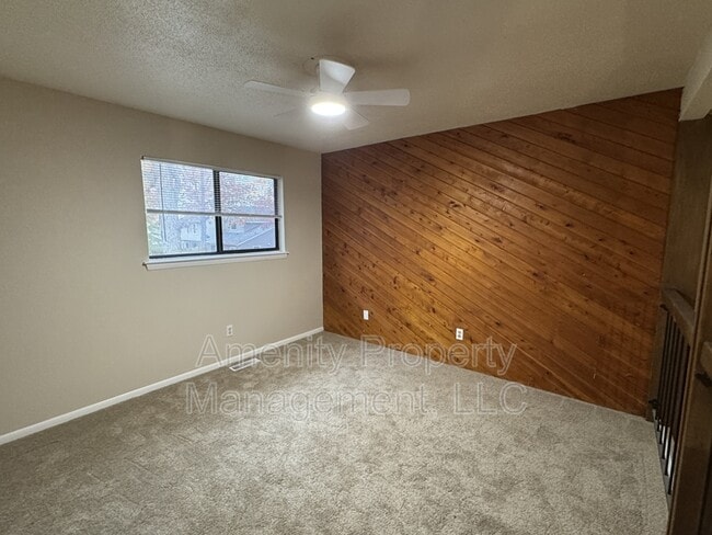 Building Photo - 704 Ninebark Ct